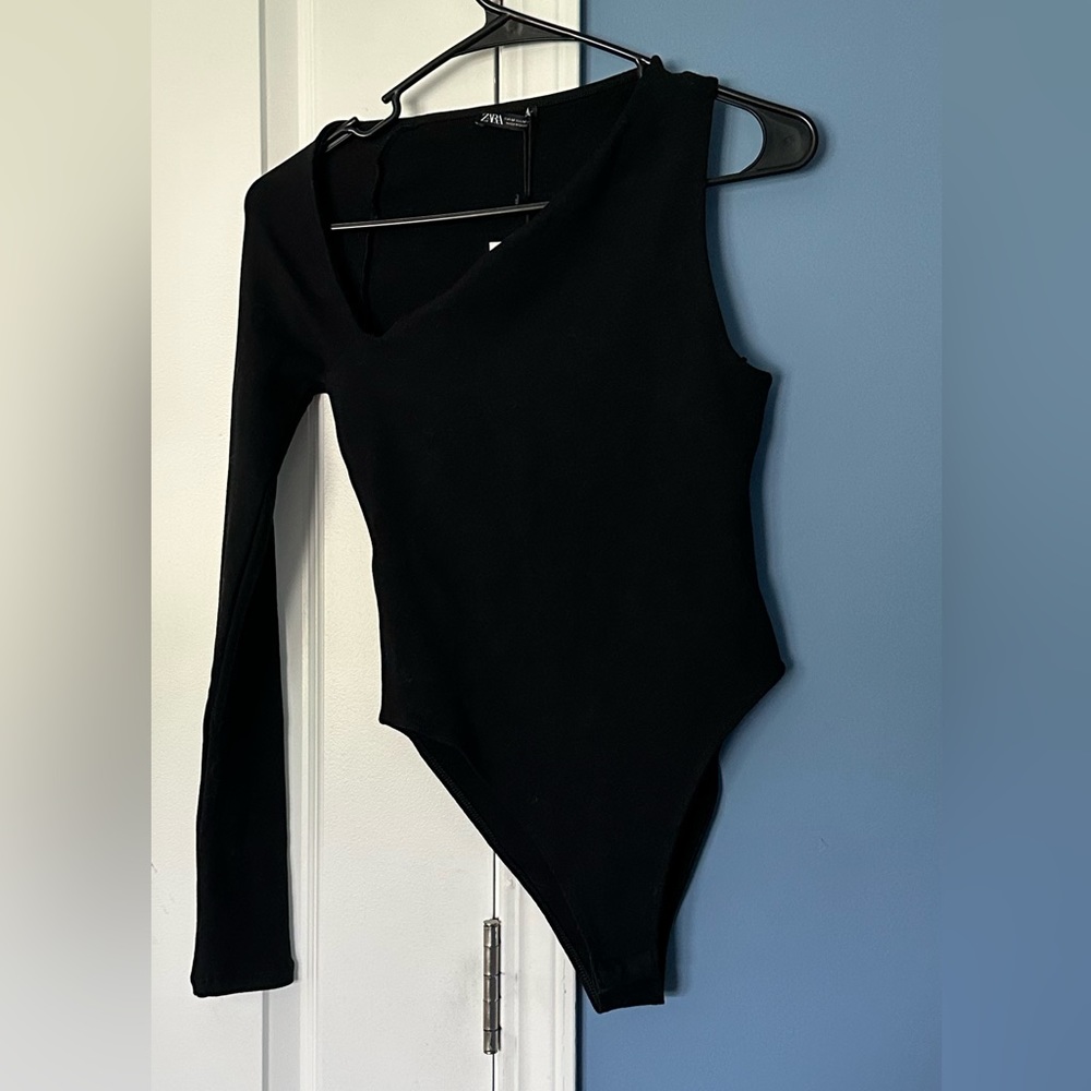 ZARA black asymmetrical one shoulder bodysuit!